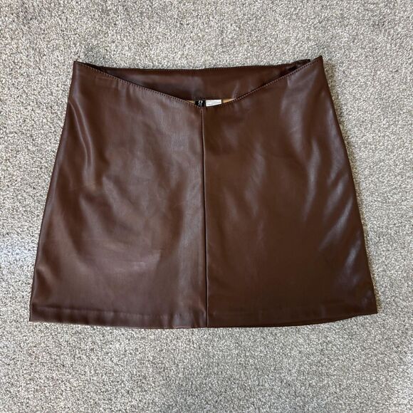 H&M Divided Skirt Womens Small Faux Leather Mini Lined Vegan Zip Trendy Fall - Picture 1 of 10
